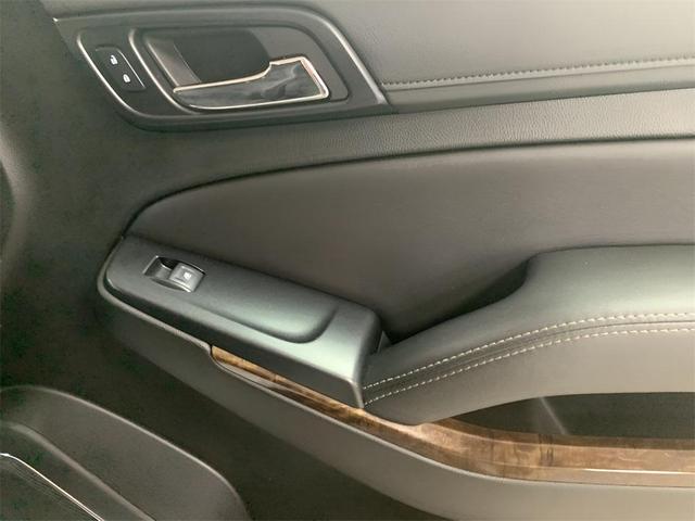 Photo of 2019 Summit White Chevrolet Tahoe