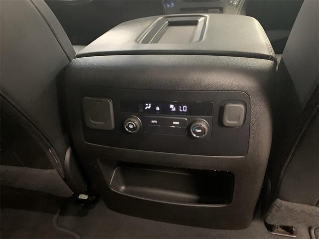 Photo of 2019 Summit White Chevrolet Tahoe