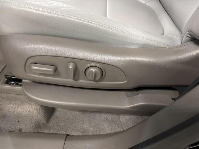 Photo of 2020 Mosaic Black Metallic Chevrolet Traverse