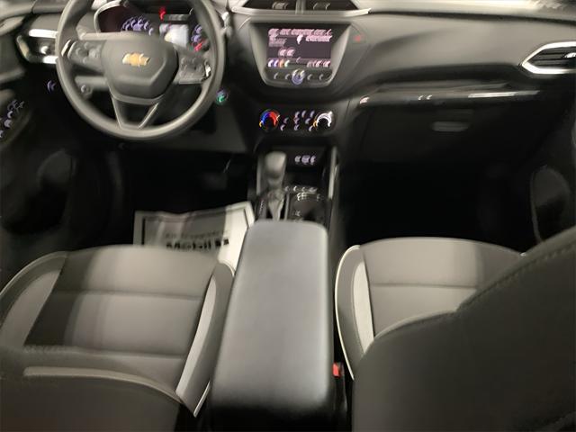 Photo of 2023 Summit White Chevrolet Trailblazer