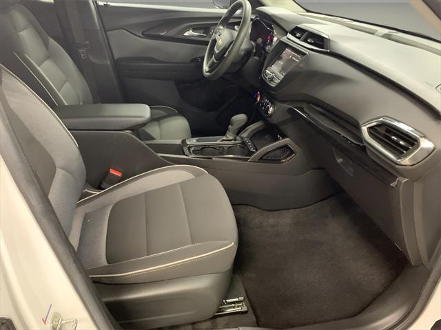Photo of 2023 Summit White Chevrolet Trailblazer