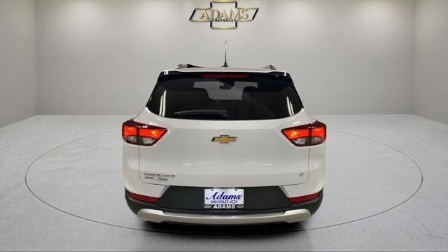 Photo of 2023 Summit White Chevrolet Trailblazer