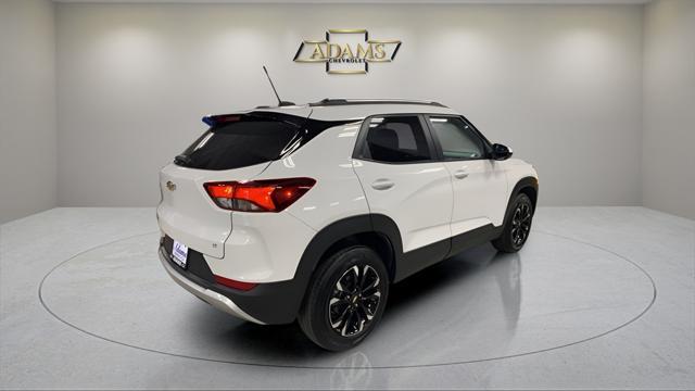 Photo of 2023 Summit White Chevrolet Trailblazer