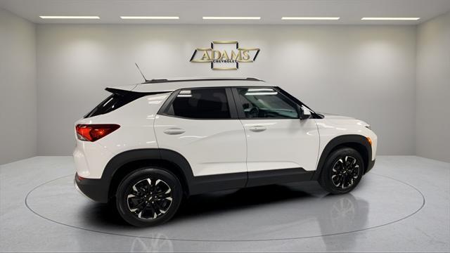 Photo of 2023 Summit White Chevrolet Trailblazer