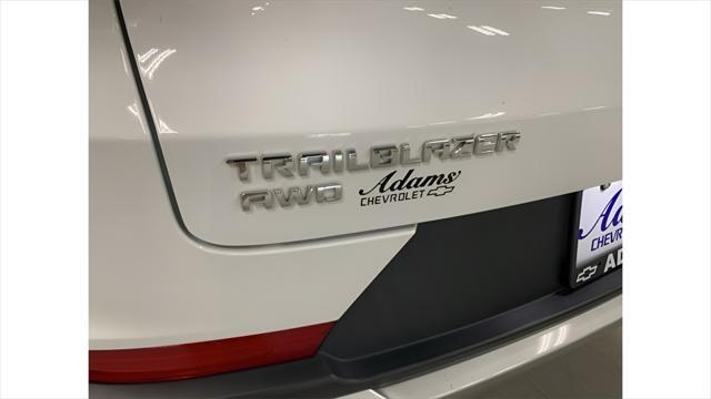 Photo of 2023 Summit White Chevrolet Trailblazer