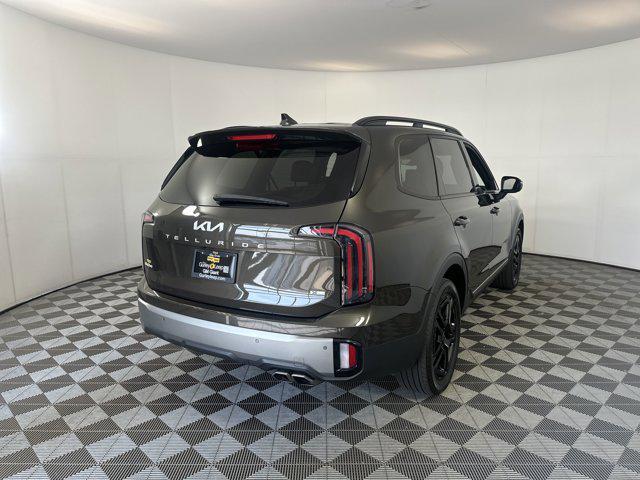 Photo of 2023 Dark Moss Kia Telluride