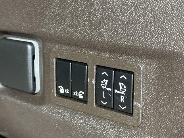 Photo of 2021 White Frost Tricoat GMC Yukon