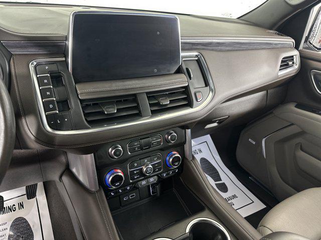 Photo of 2021 White Frost Tricoat GMC Yukon