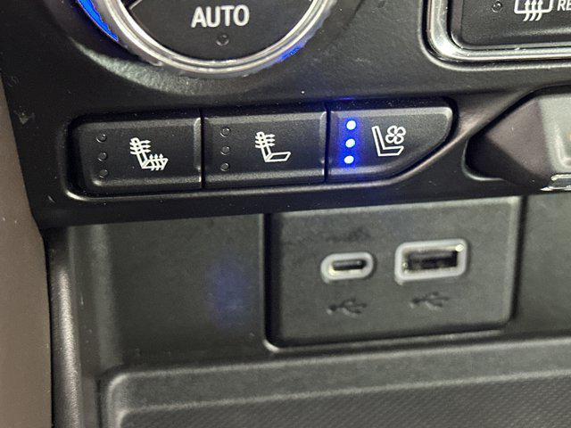 Photo of 2021 White Frost Tricoat GMC Yukon