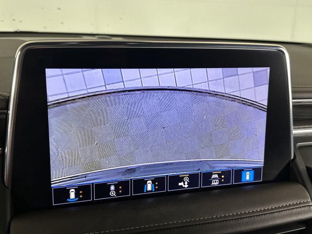 Photo of 2021 White Frost Tricoat GMC Yukon