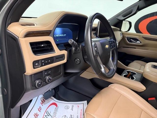 Photo of 2024 Silver Sage Metallic Chevrolet Suburban