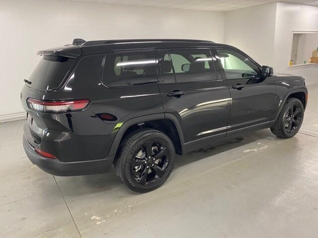 Photo of 2025 Diamond Black Jeep Grand Cherokee L