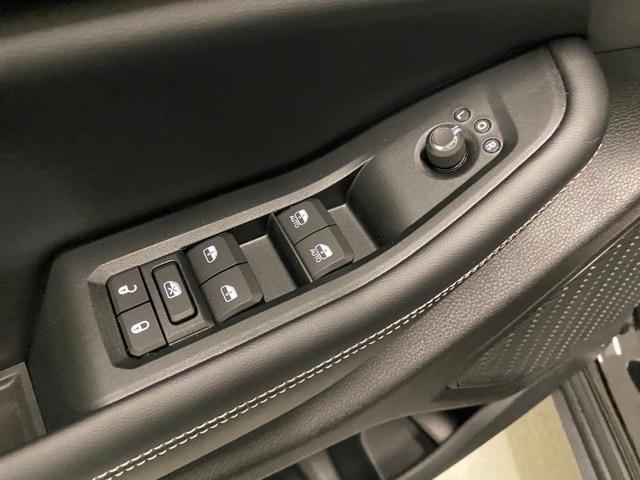 Photo of 2025 Diamond Black Jeep Grand Cherokee L