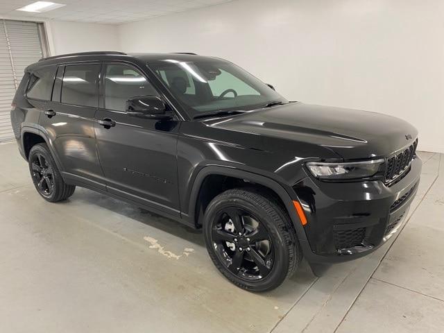 Photo of 2025 Diamond Black Jeep Grand Cherokee L