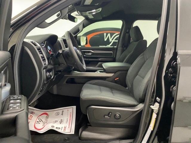Photo of 2025 Diamond Black RAM 1500