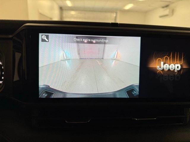 Photo of 2024 Granite Crystal Clearcoat Metallic Jeep Gladiator