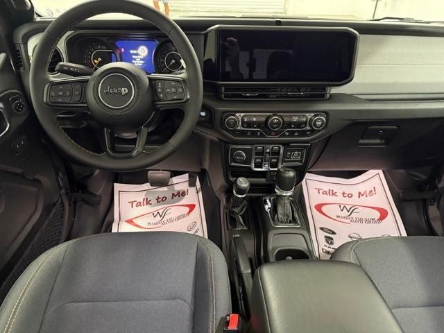 Photo of 2024 Granite Crystal Clearcoat Metallic Jeep Gladiator