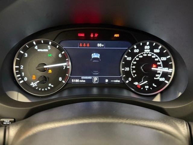Photo of 2024 White INFINITI QX50