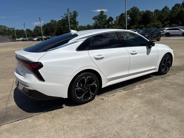 Photo of 2025 Snow White Pearl Kia K5