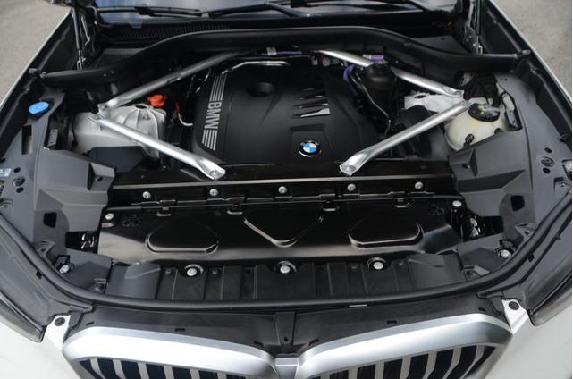 Photo of 2025 Alpine White BMW X5