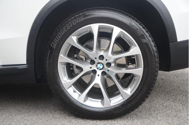 Photo of 2025 Alpine White BMW X5