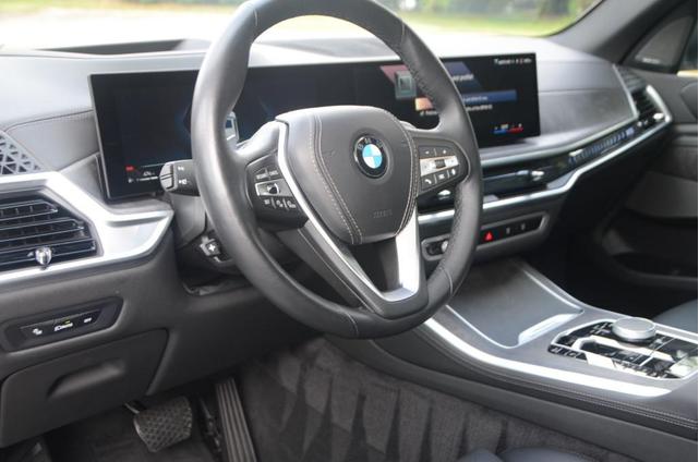 Photo of 2025 Alpine White BMW X5