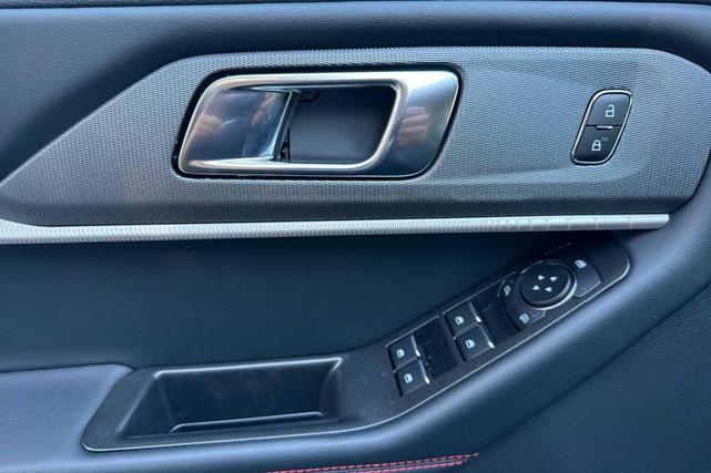 Photo of 2025 Carbonized Gray Metallic Ford Explorer