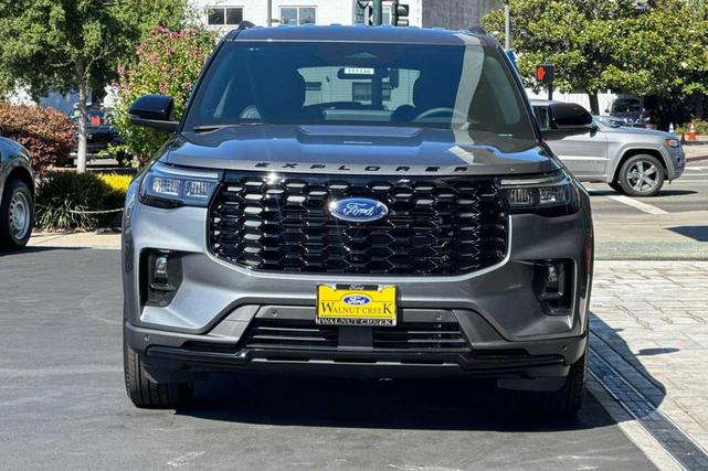 Photo of 2025 Carbonized Gray Metallic Ford Explorer