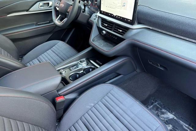 Photo of 2025 Vapor Blue Metallic Ford Explorer