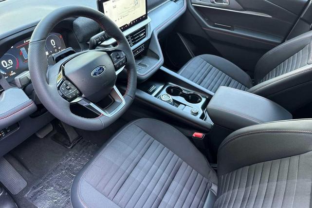 Photo of 2025 Vapor Blue Metallic Ford Explorer