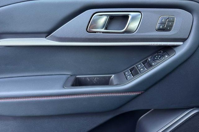 Photo of 2025 Vapor Blue Metallic Ford Explorer