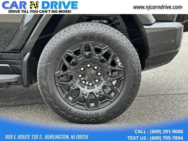Photo of 2025 Void Black GMC HUMMER EV SUV