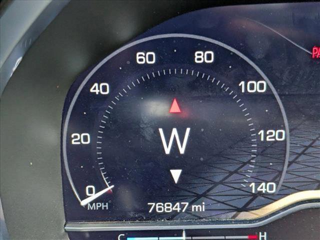Photo of 2023 Summit White GMC Yukon XL
