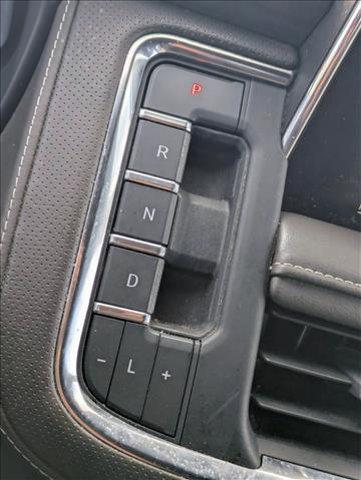 Photo of 2023 Summit White GMC Yukon XL