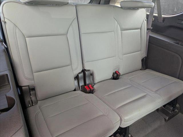 Photo of 2023 Summit White GMC Yukon XL