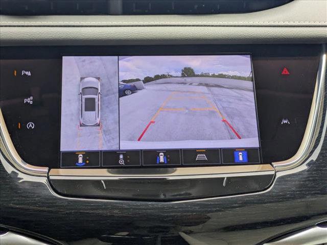 Photo of 2025 Crystal White Tricoat Cadillac XT6