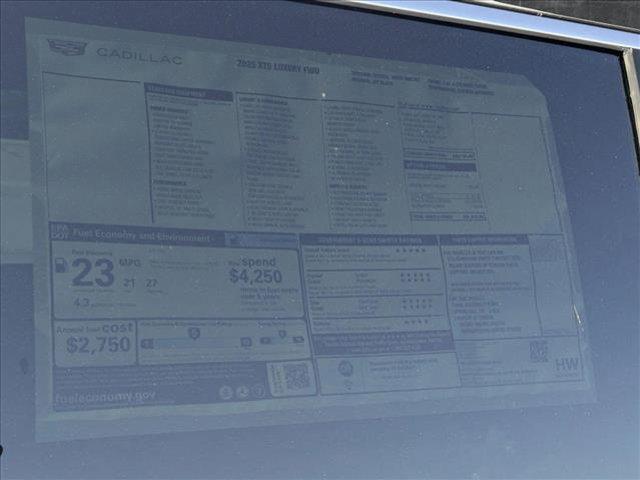 Photo of 2025 Crystal White Tricoat Cadillac XT6