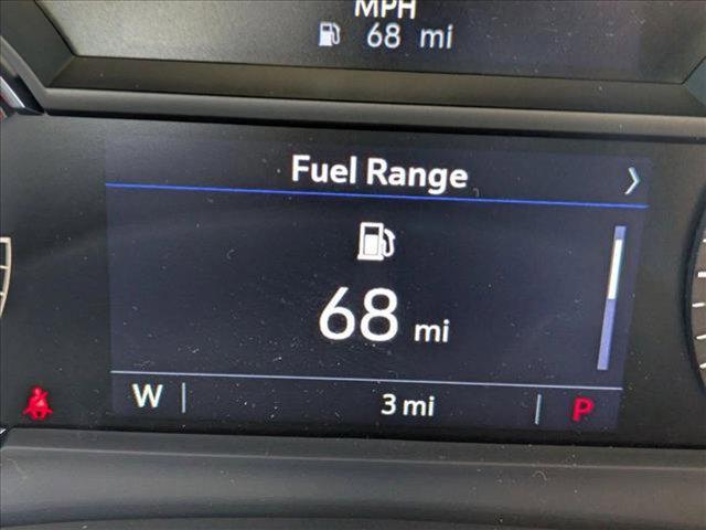 Photo of 2025 Crystal White Tricoat Cadillac XT6