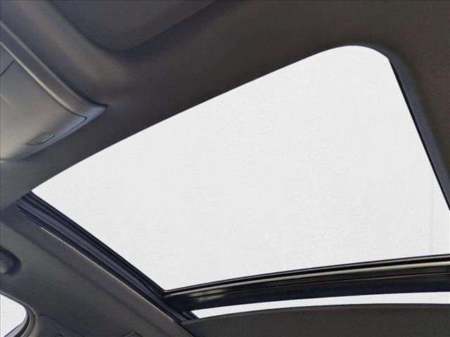 Photo of 2025 Crystal White Tricoat Cadillac XT6
