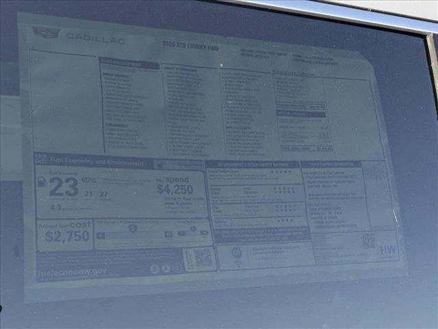 Photo of 2025 Crystal White Tricoat Cadillac XT6