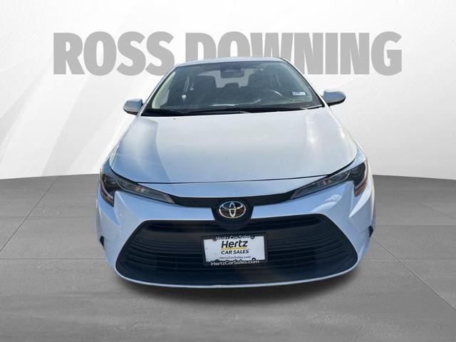 Photo of 2023 White Toyota Corolla
