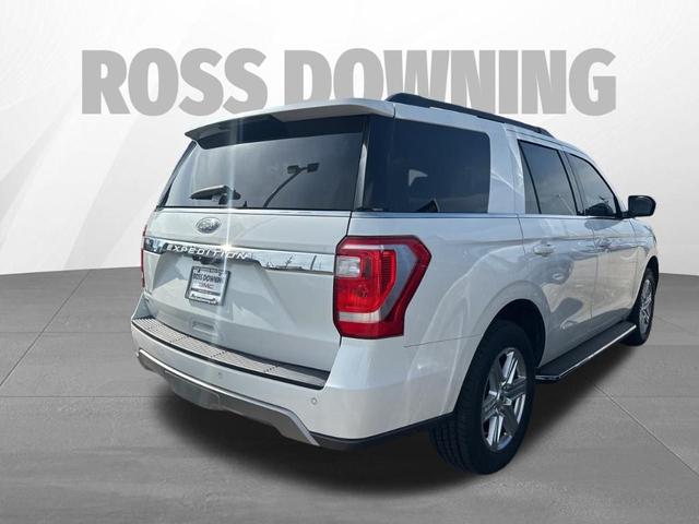 Photo of 2021 White Ford Expedition