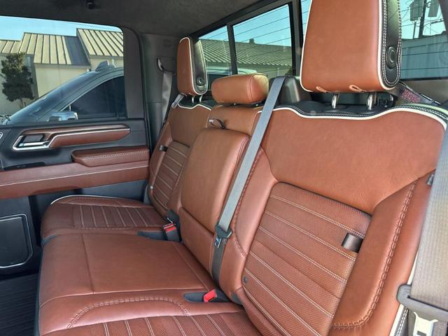 Photo of 2024 Summit White GMC Sierra 2500