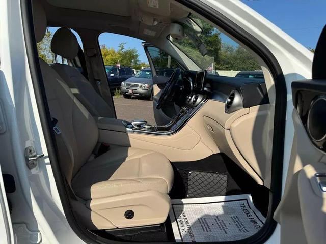 Photo of 2017 White Mercedes-Benz GLC 300