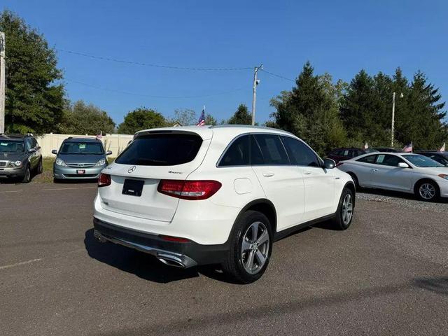 Photo of 2017 White Mercedes-Benz GLC 300