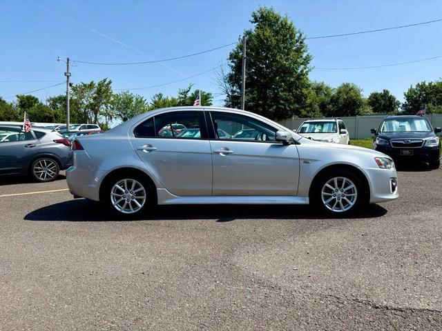 Photo of 2016 Silver Mitsubishi Lancer