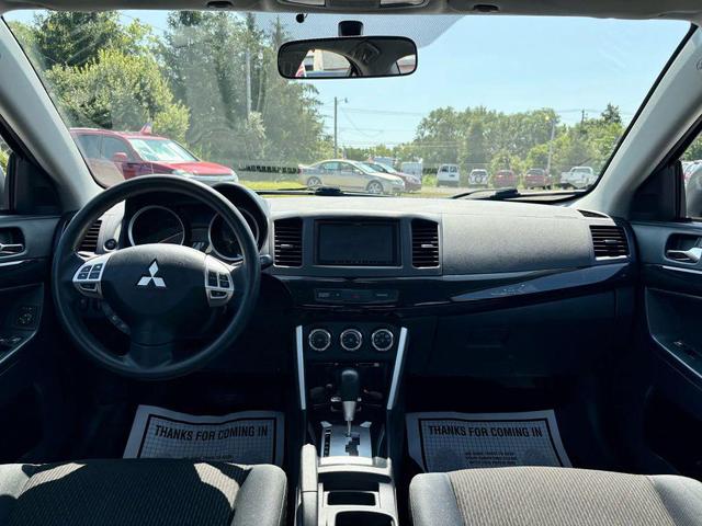 Photo of 2016 Silver Mitsubishi Lancer