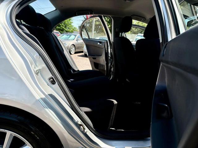 Photo of 2016 Silver Mitsubishi Lancer