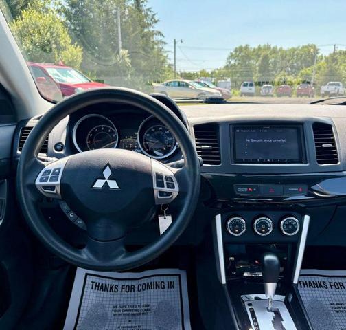 Photo of 2016 Silver Mitsubishi Lancer