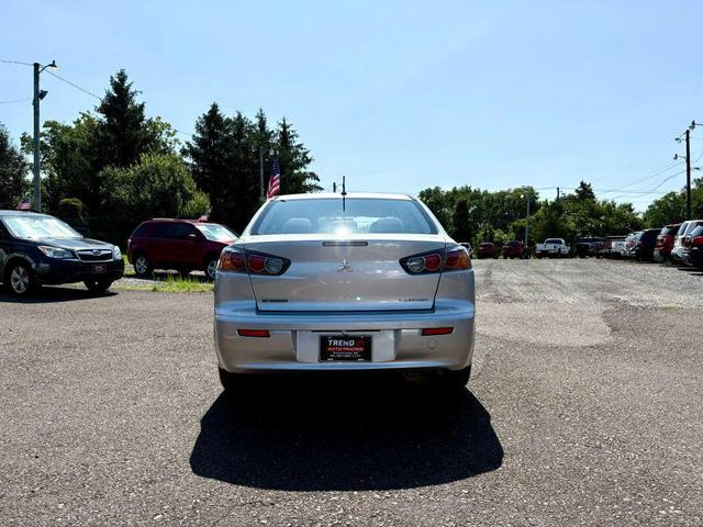 Photo of 2016 Silver Mitsubishi Lancer